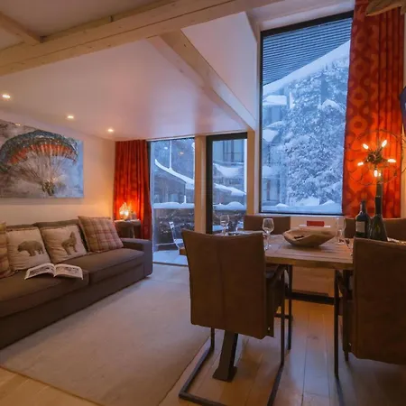 Grand Roc - Bruyeres 022 - Happy * Chamonix